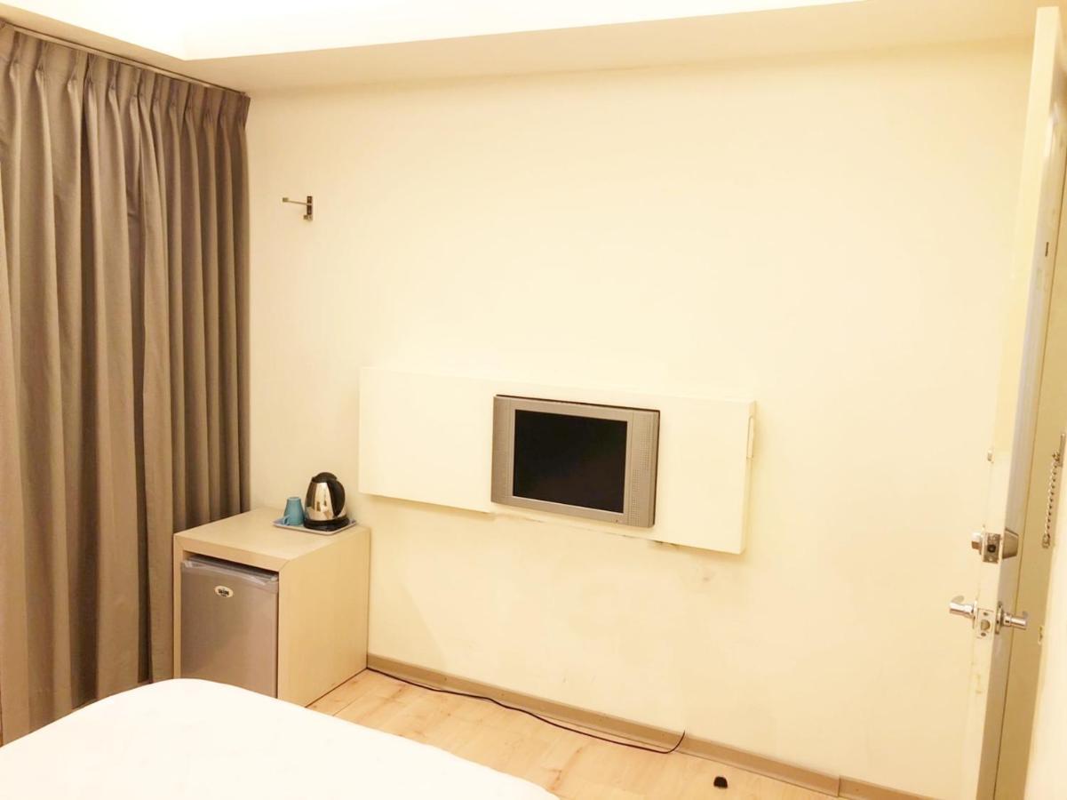 Zhongshan 19 Taipei Exterior photo
